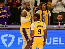 NBA历史首次父子同台 常规赛创纪录瞬间