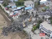 淮南自建房火灾致9人遇难，亲历者：撤离时只穿了条内裤，堂弟从二楼跳下逃生