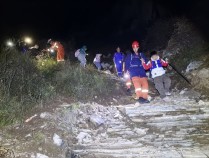 31人天黑后在山上迷路，京冀两地消防联合救援