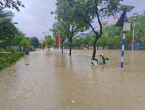 海南琼海嘉积大坝被淹 强降雨致多地受灾