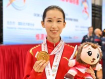 扬我国威！中国小将重拳击晕世界冠军 14岁少女双冠王