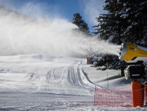 气候变暖太缺雪 欧洲多国滑雪旅游业面临生存困境