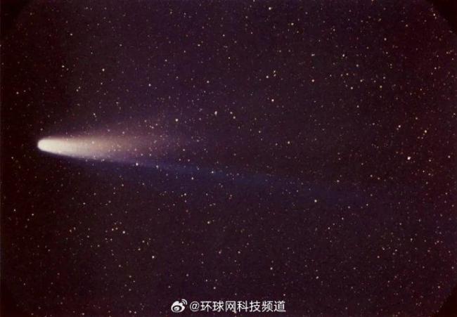 一颗带黄色尾巴的彗星将现身夜空