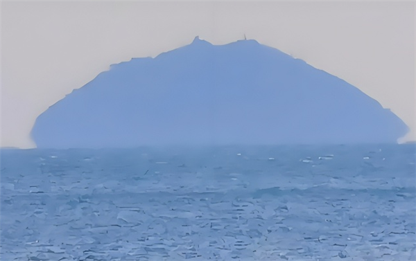 烟台蓬莱出现“海滋”奇观：海岛变成飞碟形状