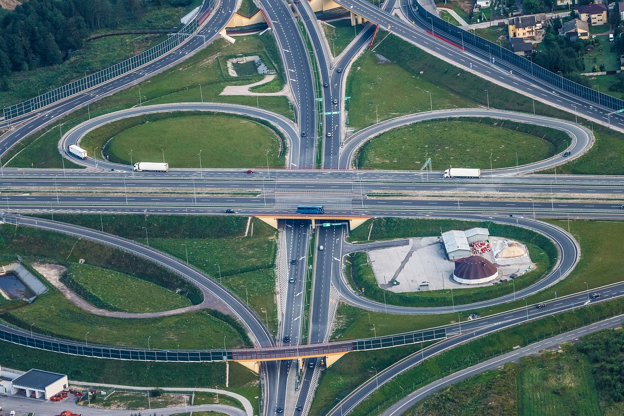 高速公路 逐绿而行